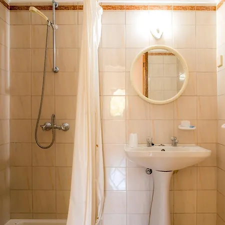 D05 - Amadeus Sunset