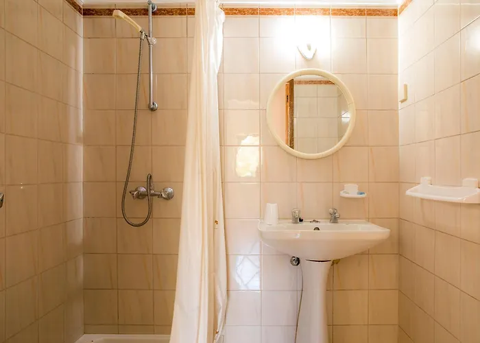 D05 - Amadeus Sunset